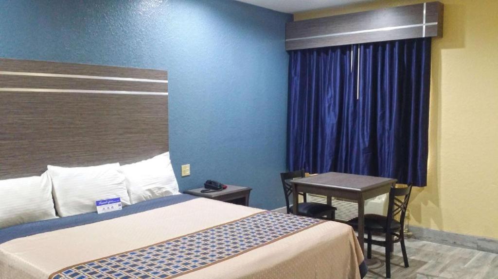 Americas Best Value Inn & Suites Northeast Хюстън Екстериор снимка