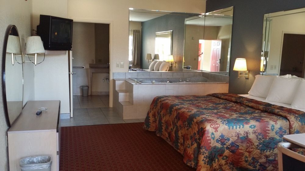Americas Best Value Inn & Suites Northeast Хюстън Екстериор снимка