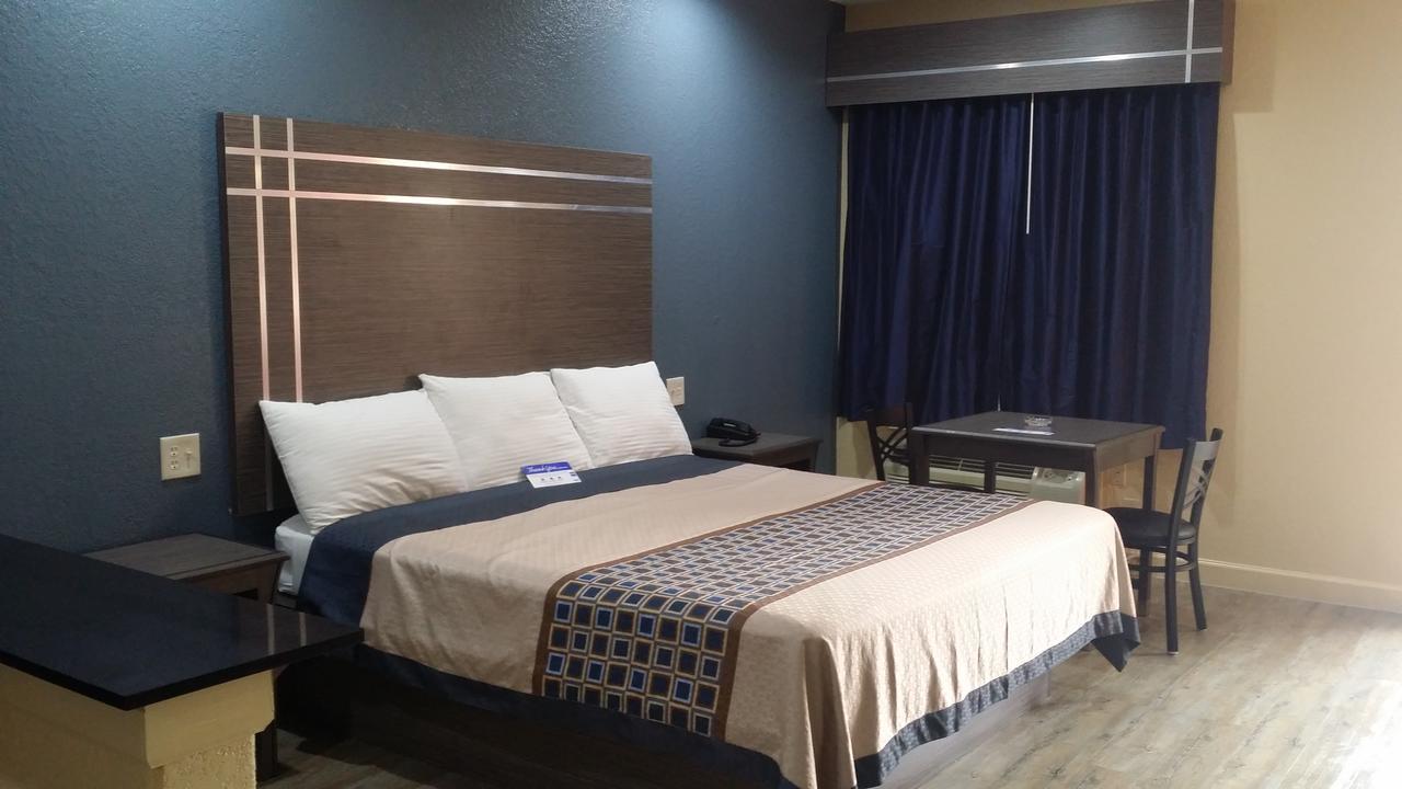 Americas Best Value Inn & Suites Northeast Хюстън Екстериор снимка