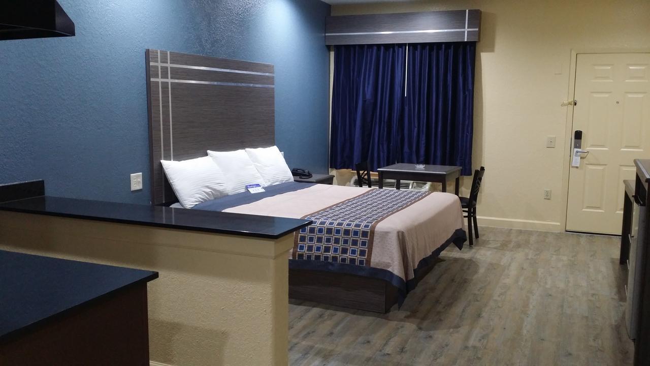 Americas Best Value Inn & Suites Northeast Хюстън Екстериор снимка