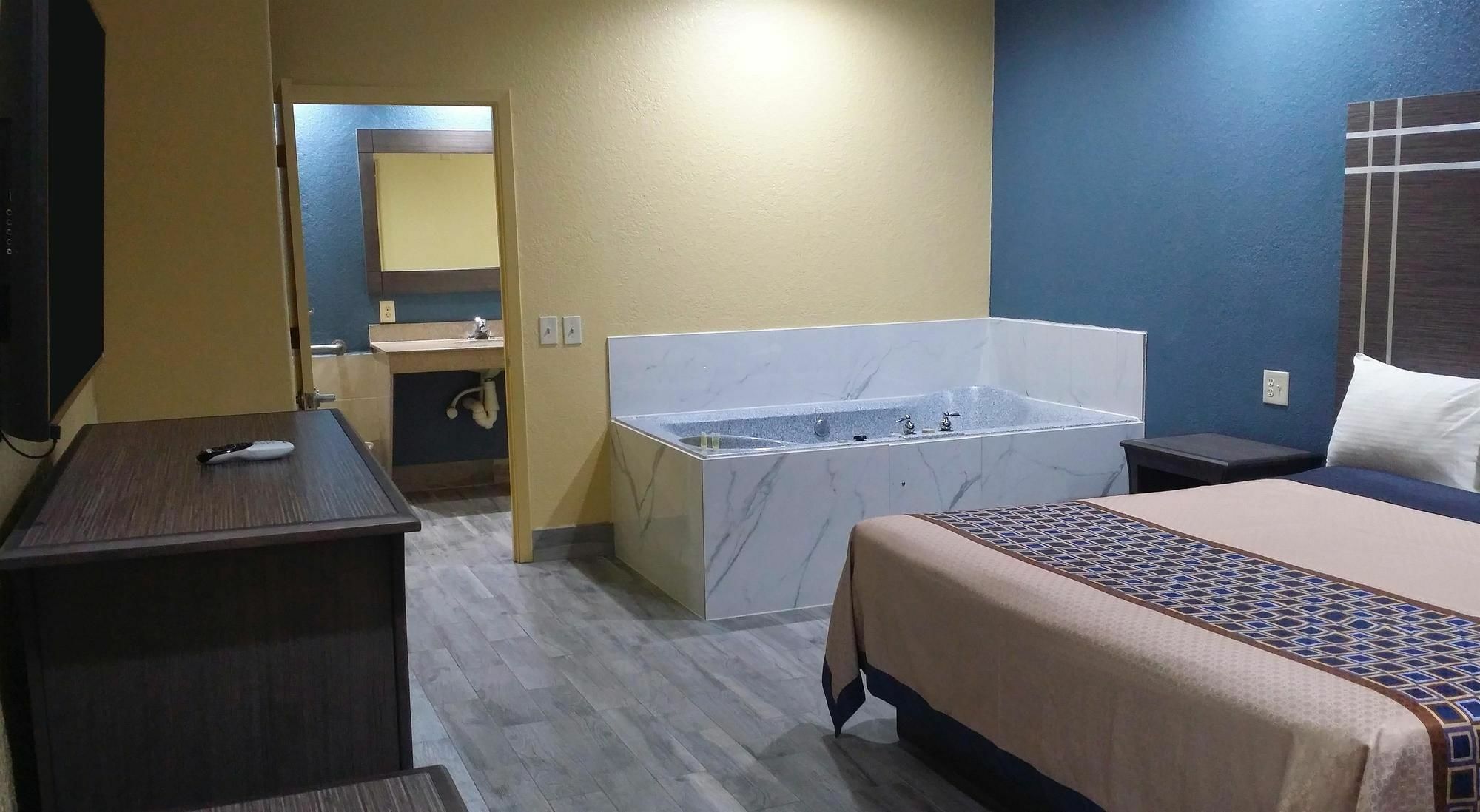 Americas Best Value Inn & Suites Northeast Хюстън Екстериор снимка